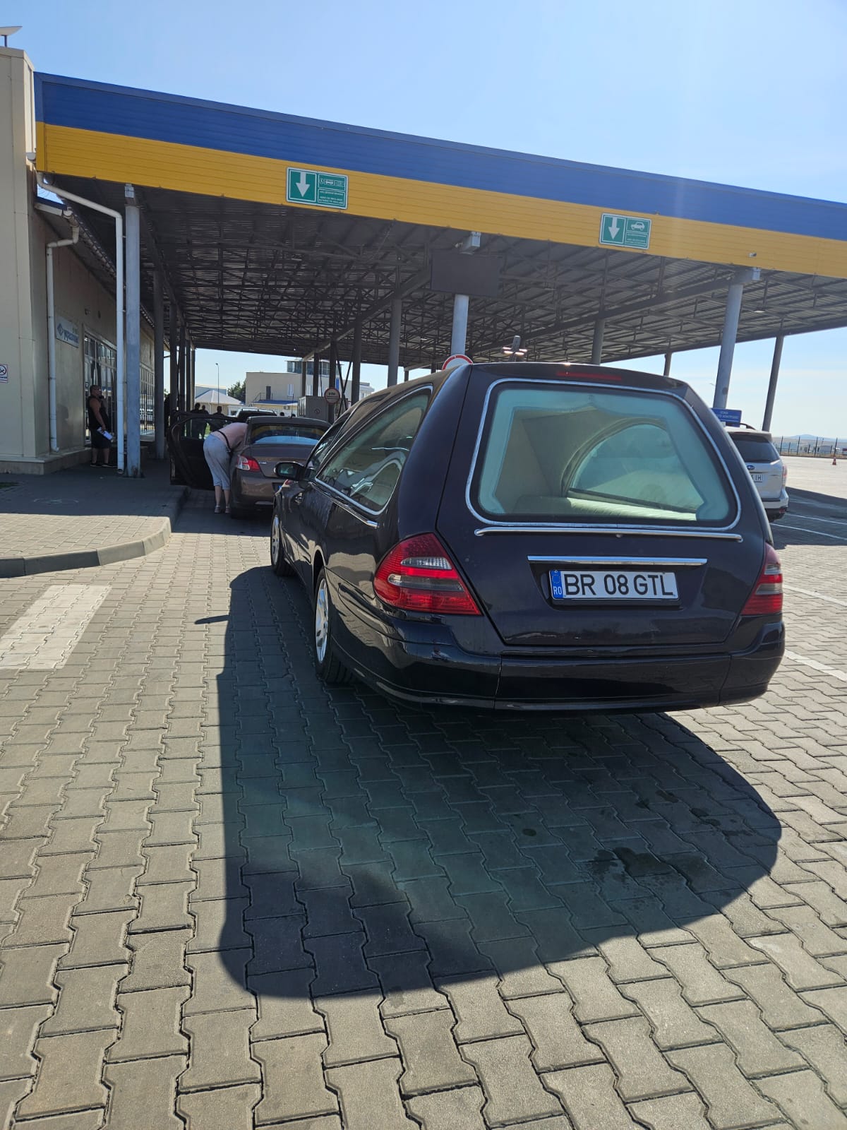 Mezzo di trasporto funebre Onoranze Funebri GTL — immagine 3